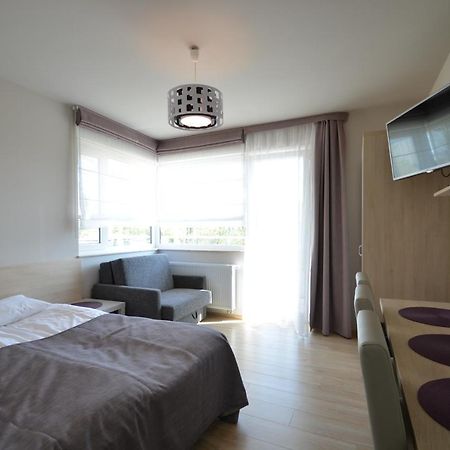 Villa Martika 尤斯托尼莫斯基 外观 照片