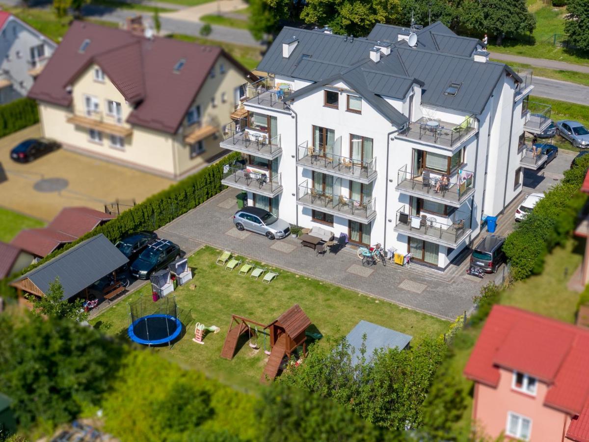 Villa Martika 尤斯托尼莫斯基 外观 照片
