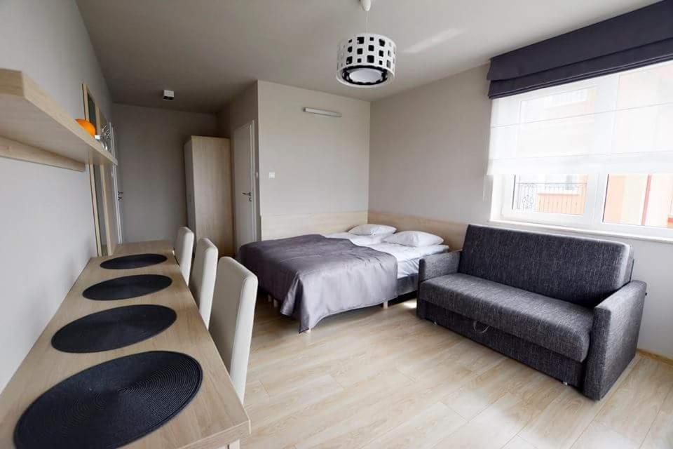 Villa Martika 尤斯托尼莫斯基 外观 照片