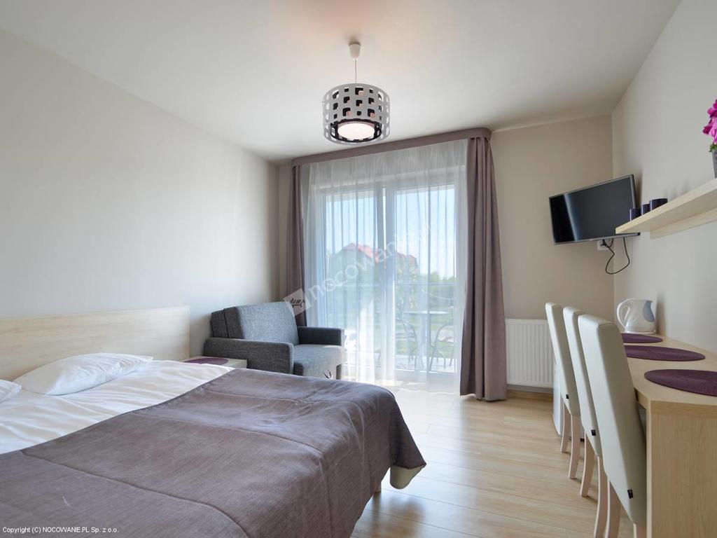 Villa Martika 尤斯托尼莫斯基 外观 照片